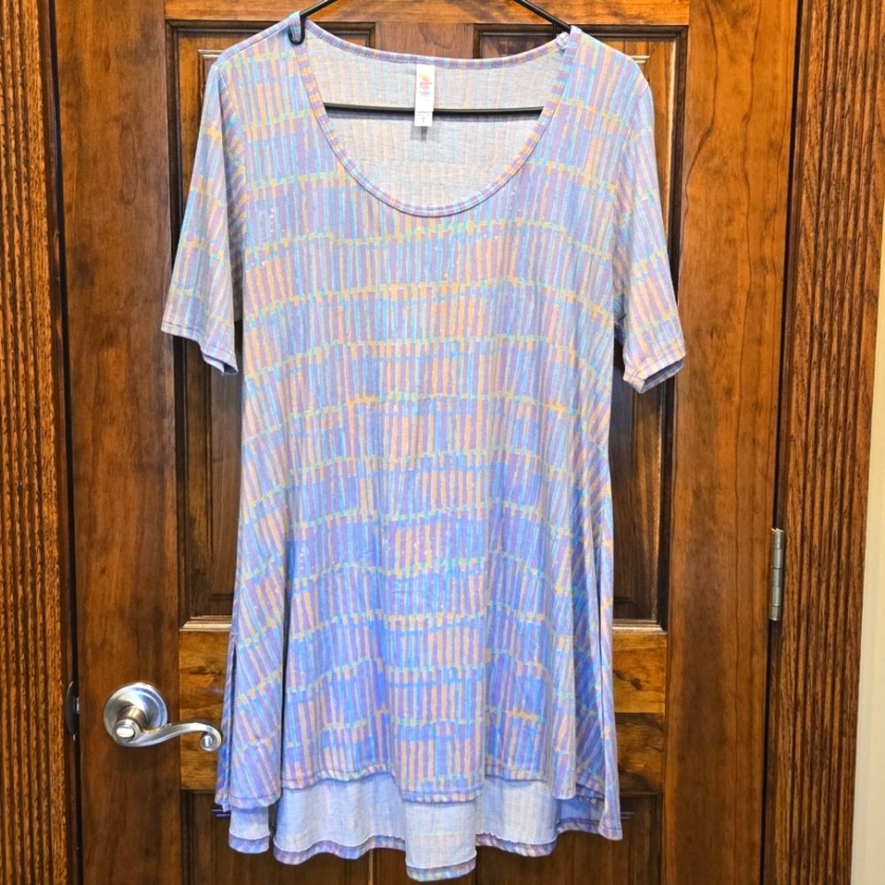 Lularoe Colorful Pastel Print Perfect T EUC Small